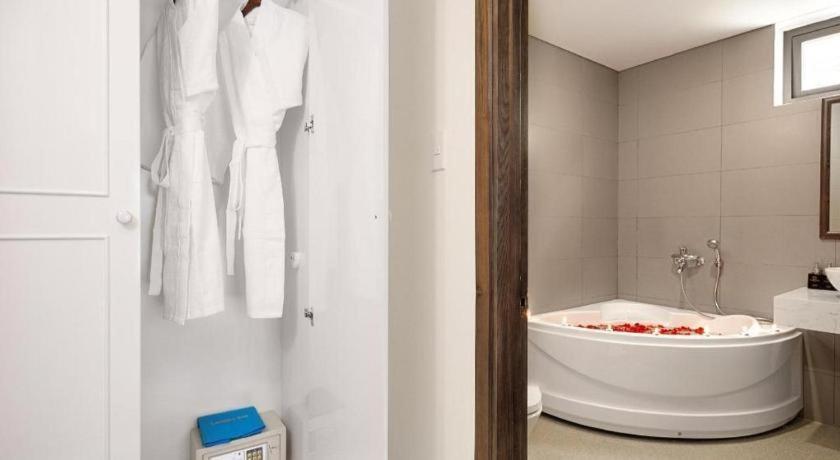 Grand Sea View Hotel Дананг Экстерьер фото